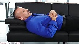 24 10 2022 - Sexy Therapist Teal Conrad helps sex starved patient unload stress by draining his balls